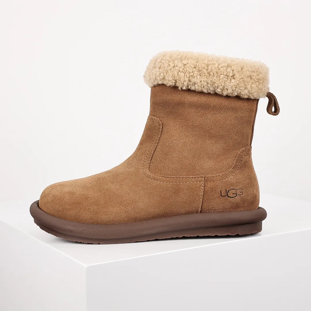 Pick up locally 💰720 The core recommendation is good price 𝐔𝐠𝐠 23 popular handmade sheep's curly boots Maillard girl's dream boots Korean and Korean style Fully handmade first-layer cow suede Teddy sheep's curly wool lining The combination has a great autumn and winter atmosphere Size: 35 36 37 38 39 40